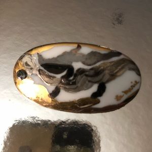 Clothing pin / brooch